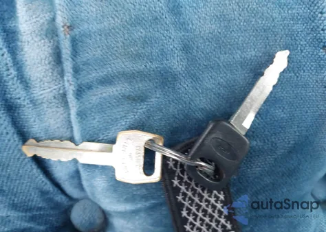 1992 Ford Econoline E150 Van z USA, uszkodzony, nr VIN 1FDEE14H1NHA39018